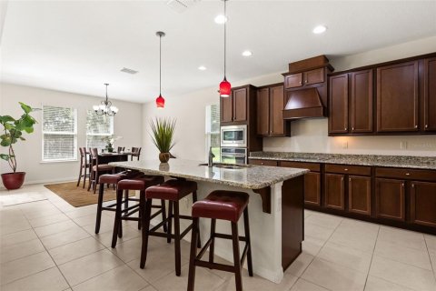House in Apopka, Florida 4 bedrooms, 212.93 sq.m. № 2208711 - photo 13