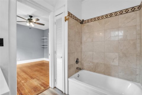 Villa ou maison à vendre à Tampa, Floride: 3 chambres, 107.4 m2 № 2315293 - photo 20