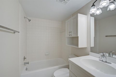Купить кондоминиум в Венеция, Флорида 8 комнат, 101.45м2, № 1296308 - фото 13