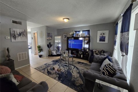 Condo in Orlando, Florida, 2 bedrooms  № 1852572 - photo 2