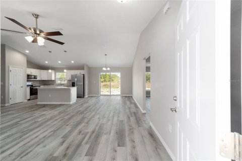 House in Citrus Springs, Florida 3 bedrooms, 137.03 sq.m. № 1626511 - photo 3