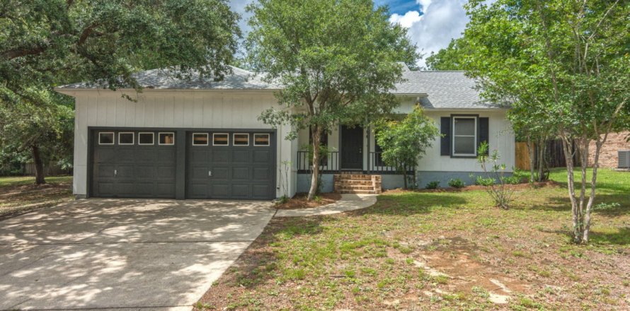 House in Crestview, Florida 3 bedrooms, 133.97 sq.m. № 590064