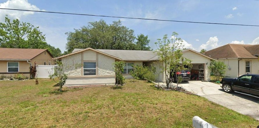 Villa ou maison à Kissimmee, Floride 4 chambres, 159.7 m2 № 2123152