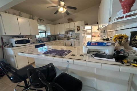 Villa ou maison à vendre à Kissimmee, Floride: 4 chambres, 159.7 m2 № 2123152 - photo 16