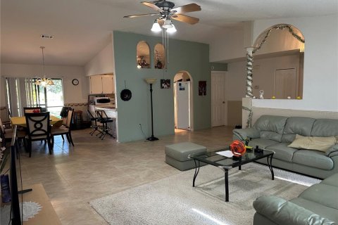 Villa ou maison à vendre à Kissimmee, Floride: 4 chambres, 159.7 m2 № 2123152 - photo 12