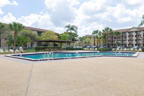 Condominio en venta en Pembroke Pines, Florida, 2 dormitorios, 112.13 m2 № 2090862 - foto 26