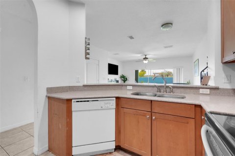 Townhouse in Orlando, Florida 2 bedrooms, 121.14 sq.m. № 2167326 - photo 19