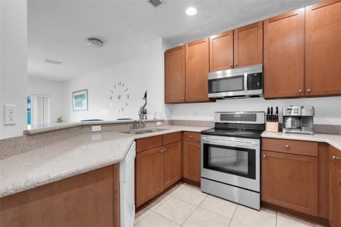 Townhouse in Orlando, Florida 2 bedrooms, 121.14 sq.m. № 2167326 - photo 18