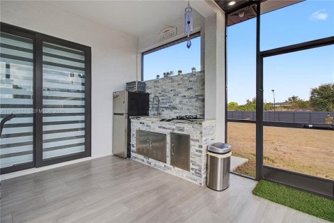 Casa en venta en Lehigh Acres, Florida, 3 dormitorios, 152.64 m2 № 2022062 - foto 27