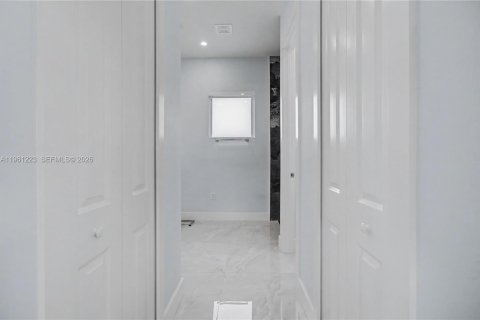 Casa en venta en Lehigh Acres, Florida, 3 dormitorios, 152.64 m2 № 2022062 - foto 17