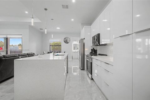 Casa en venta en Lehigh Acres, Florida, 3 dormitorios, 152.64 m2 № 2022062 - foto 12