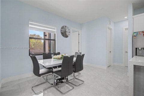 Casa en venta en Lehigh Acres, Florida, 3 dormitorios, 152.64 m2 № 2022062 - foto 9