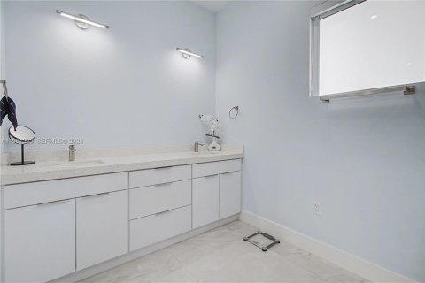 Casa en venta en Lehigh Acres, Florida, 3 dormitorios, 152.64 m2 № 2022062 - foto 18