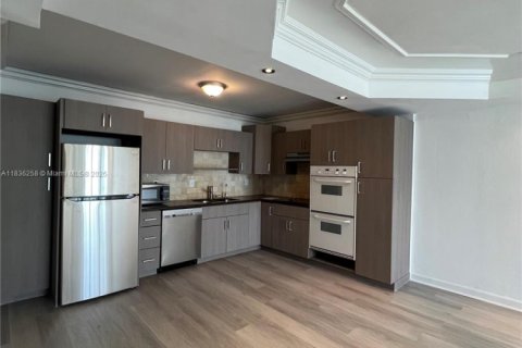 Copropriété à louer à Sunny Isles Beach, Floride: 2 chambres, 139.82 m2 № 1946820 - photo 5
