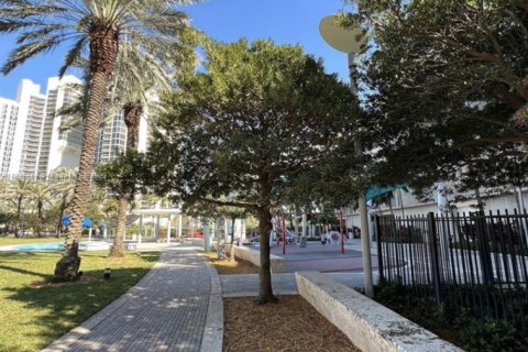 Copropriété à louer à Sunny Isles Beach, Floride: 2 chambres, 139.82 m2 № 1946820 - photo 14