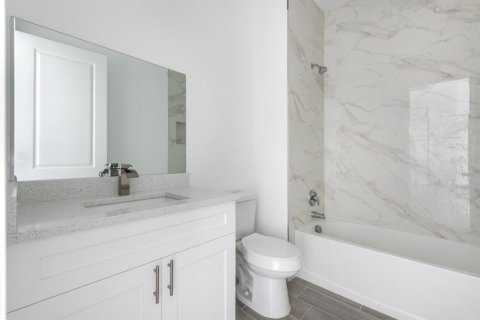 Apartamento en alquiler en Rotonda, Florida, 3 dormitorios, 97.27 m2 № 1909134 - foto 17
