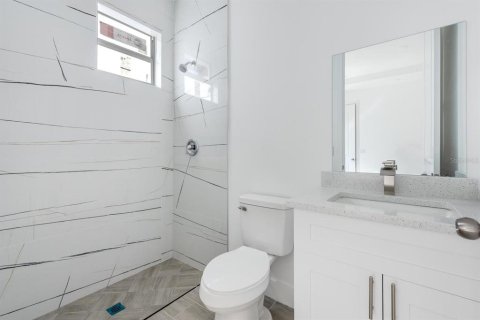 Apartamento en alquiler en Rotonda, Florida, 3 dormitorios, 97.27 m2 № 1909134 - foto 8