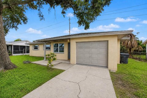 Villa ou maison à Tampa, Floride 4 chambres, 90.77 m2 № 2294614