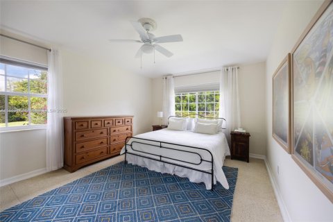 House in Miami Shores, Florida 4 bedrooms, 240.52 sq.m. № 1872205 - photo 23