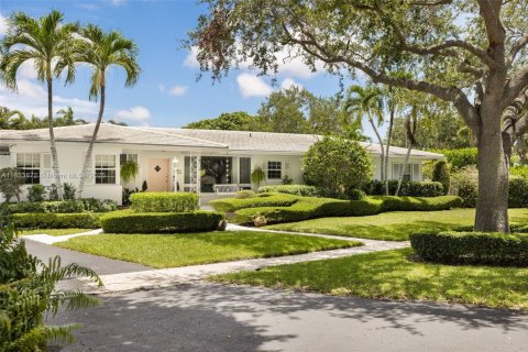 House in Miami Shores, Florida 4 bedrooms, 240.52 sq.m. № 1872205 - photo 2