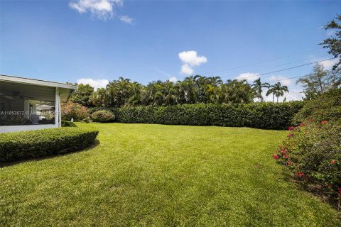 House in Miami Shores, Florida 4 bedrooms, 240.52 sq.m. № 1872205 - photo 29