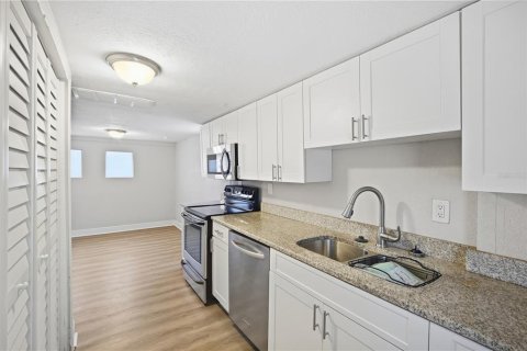 Villa ou maison à louer à Tampa, Floride: 3 chambres, 111.48 m2 № 2386789 - photo 8