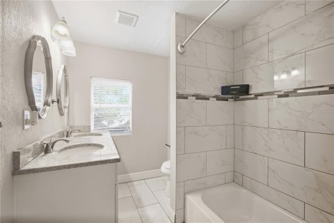 Villa ou maison à louer à Tampa, Floride: 3 chambres, 111.48 m2 № 2386789 - photo 16