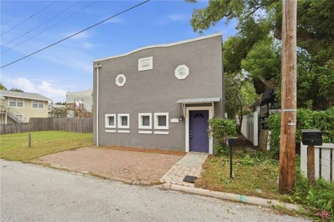 Villa ou maison à louer à Tampa, Floride: 3 chambres, 111.48 m2 № 2386789 - photo 2