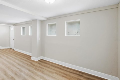 Villa ou maison à louer à Tampa, Floride: 3 chambres, 111.48 m2 № 2386789 - photo 5