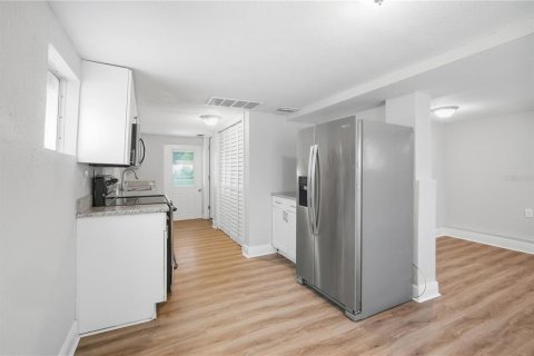 Villa ou maison à louer à Tampa, Floride: 3 chambres, 111.48 m2 № 2386789 - photo 6