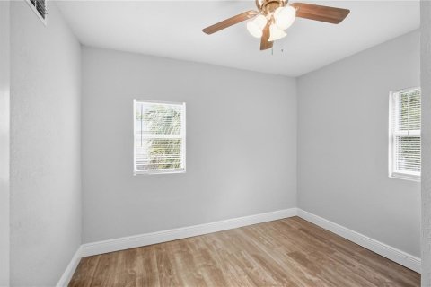 Villa ou maison à louer à Tampa, Floride: 3 chambres, 111.48 m2 № 2386789 - photo 13