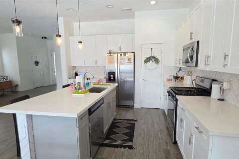 Casa en alquiler en Fort Lauderdale, Florida, 4 dormitorios, 217.76 m2 № 2076572 - foto 11
