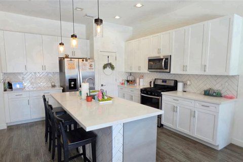 Casa en alquiler en Fort Lauderdale, Florida, 4 dormitorios, 217.76 m2 № 2076572 - foto 10