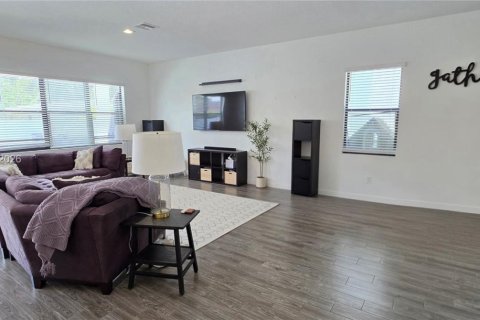 Casa en alquiler en Fort Lauderdale, Florida, 4 dormitorios, 217.76 m2 № 2076572 - foto 8