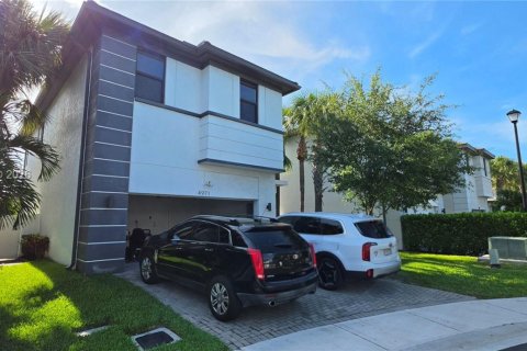 Casa en alquiler en Fort Lauderdale, Florida, 4 dormitorios, 217.76 m2 № 2076572 - foto 2
