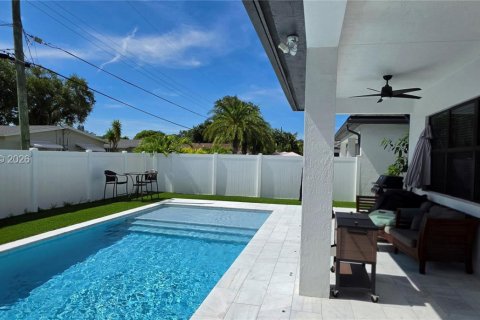 Casa en alquiler en Fort Lauderdale, Florida, 4 dormitorios, 217.76 m2 № 2076572 - foto 16
