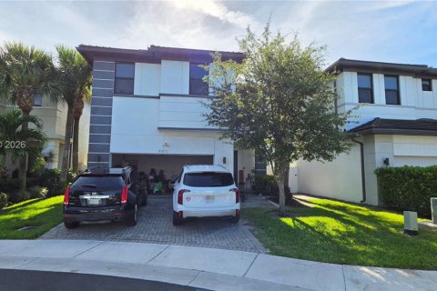 Casa en alquiler en Fort Lauderdale, Florida, 4 dormitorios, 217.76 m2 № 2076572 - foto 3