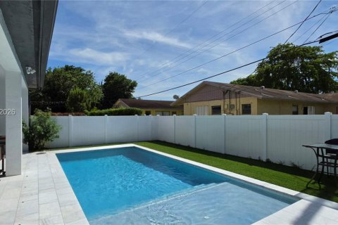 Casa en alquiler en Fort Lauderdale, Florida, 4 dormitorios, 217.76 m2 № 2076572 - foto 13