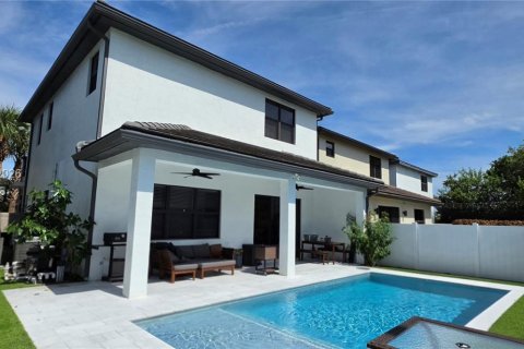 House in Fort Lauderdale, Florida 4 bedrooms, 217.76 sq.m. № 2076572