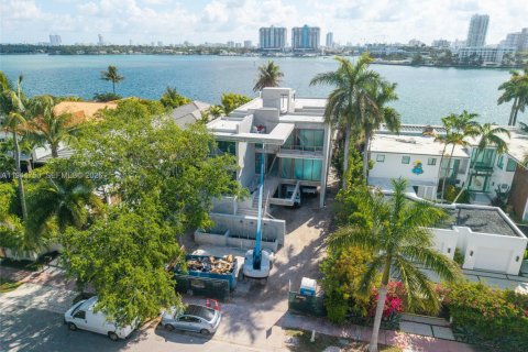 Купить виллу или дом в Майами-Бич, Флорида 5 спален, 376.44м2, № 2019851 - фото 10