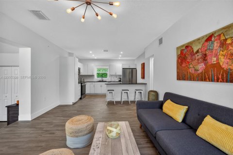 Villa ou maison à vendre à Miami, Floride: 3 chambres, 132.76 m2 № 2071810 - photo 4