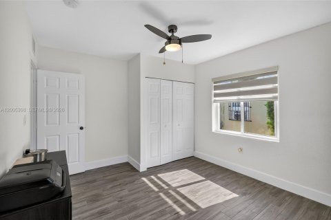 Villa ou maison à vendre à Miami, Floride: 3 chambres, 132.76 m2 № 2071810 - photo 18