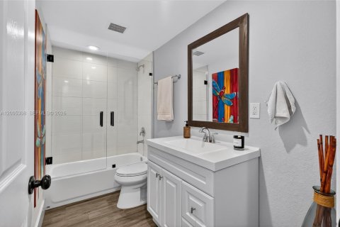 Villa ou maison à vendre à Miami, Floride: 3 chambres, 132.76 m2 № 2071810 - photo 13