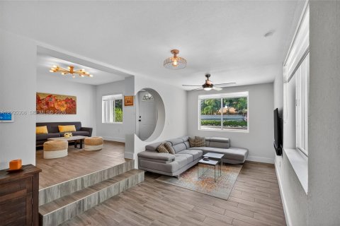 Villa ou maison à vendre à Miami, Floride: 3 chambres, 132.76 m2 № 2071810 - photo 20