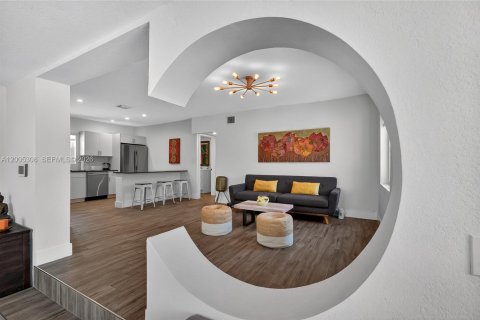 Villa ou maison à vendre à Miami, Floride: 3 chambres, 132.76 m2 № 2071810 - photo 22