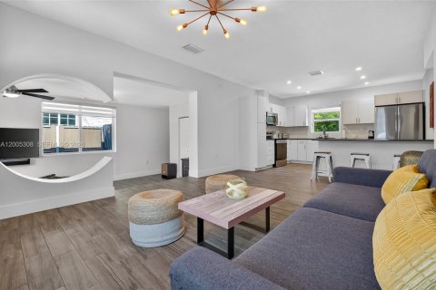 Villa ou maison à vendre à Miami, Floride: 3 chambres, 132.76 m2 № 2071810 - photo 6