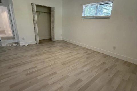 Снять в аренду виллу или дом в Форт-Лодердейл, Флорида 3 спальни, 214.05м2, № 2049906 - фото 7