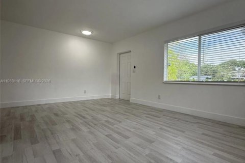 Снять в аренду виллу или дом в Форт-Лодердейл, Флорида 3 спальни, 214.05м2, № 2049906 - фото 3