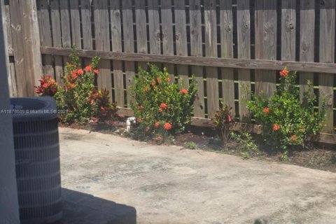 Adosado en venta en Cutler Bay, Florida, 3 dormitorios, 114.18 m2 № 1896197 - foto 21