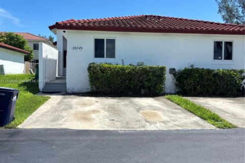 Adosado en venta en Cutler Bay, Florida, 3 dormitorios, 114.18 m2 № 1896197 - foto 1